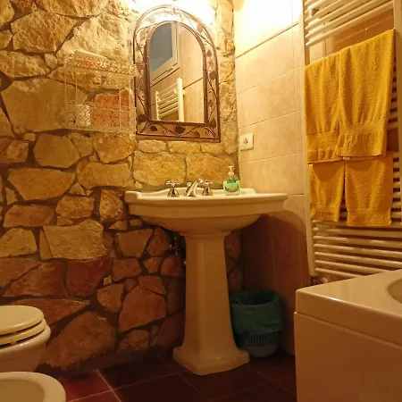 La Casa Nel Bosco Affittacamere *